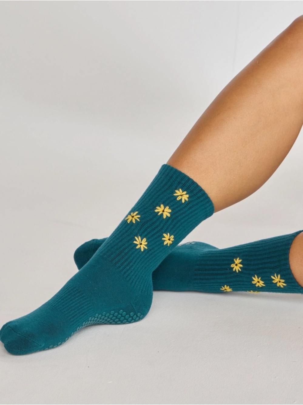 Lucky honey daisy Grip Sock deep ocean